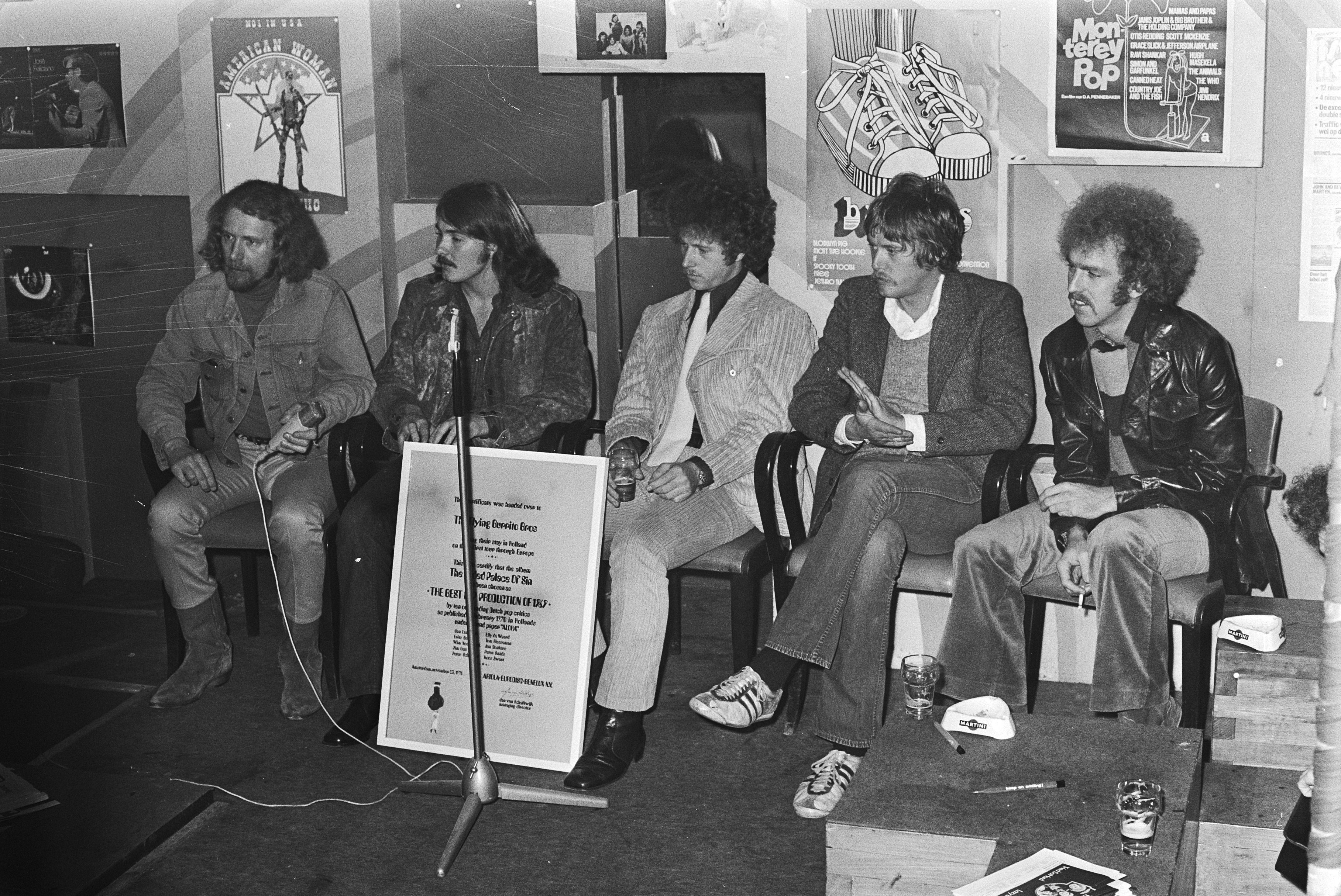 The Flying Burrito Brothers (Amsterdam, 1970). From left to right: 'Sneaky' Pete Kleinow, Rick Roberts, Chris Hillman, Michael Clarke & Bernie Leadon