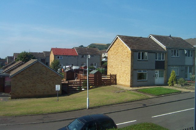 File:Hawthorn Crescent - geograph.org.uk - 48738.jpg