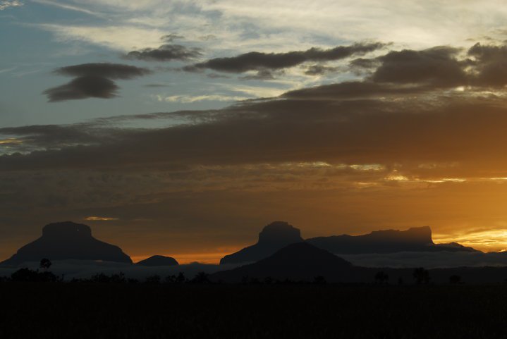 File:Gran sabana atardecer.jpg