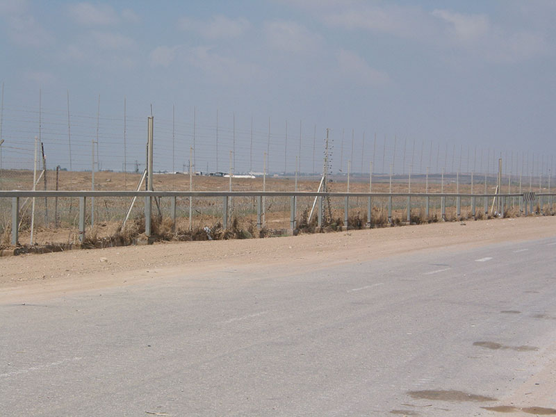 File:Gaza Strip Barrier near the Karni Crossing.jpg