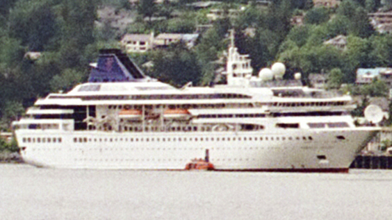 File:Juneau Waterfront Circa 1997 447 (Norwegian Majesty).jpg