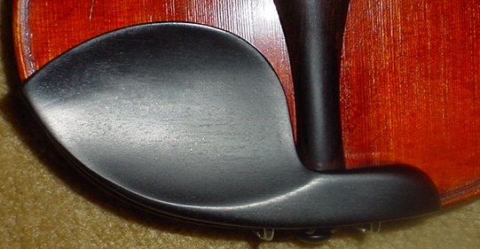 Файл:Guarneri chinrest.jpg