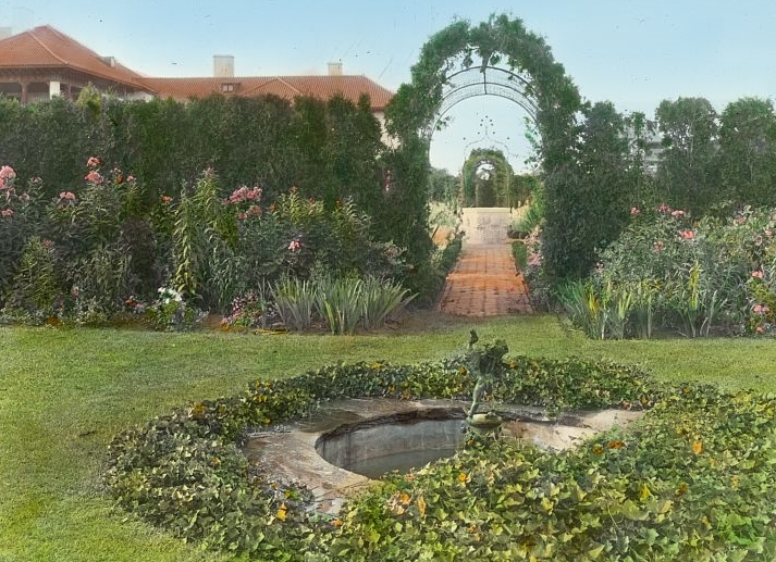 File:Red Maples, Mrs. Rosina Sherman Hoyt House.jpg