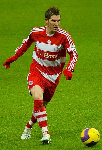 Файл:Bastian Schweinsteiger 2007-12-15.jpg