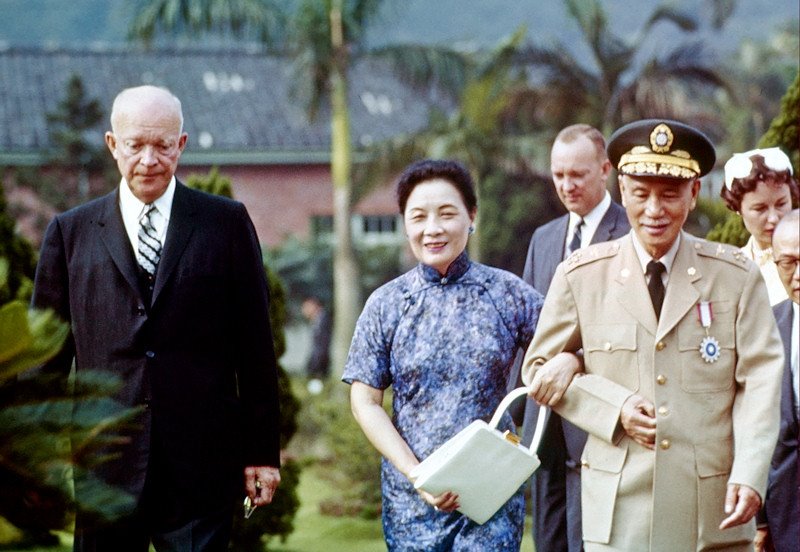 File:Eisenhower visits Taiwan (June 1960).jpg