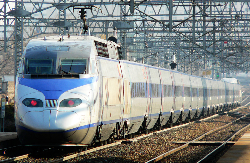 Archivo:KTX (Korea Train eXpress).jpg