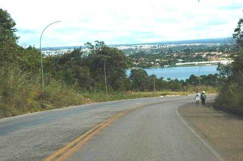 File:Vista da subida do Paranoá.JPG