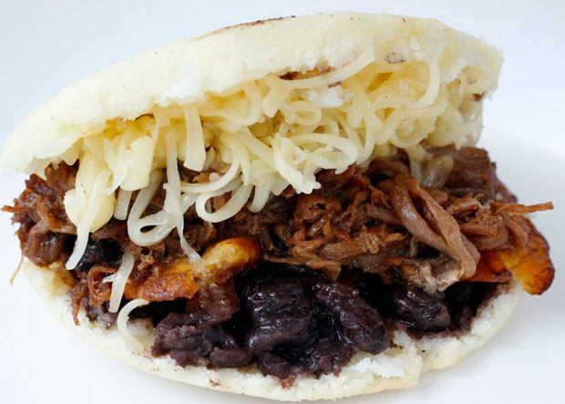 File:Arepa de pabellon.jpg