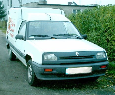 Файл:Renault.rapid-white.front-by.ranger.jpg