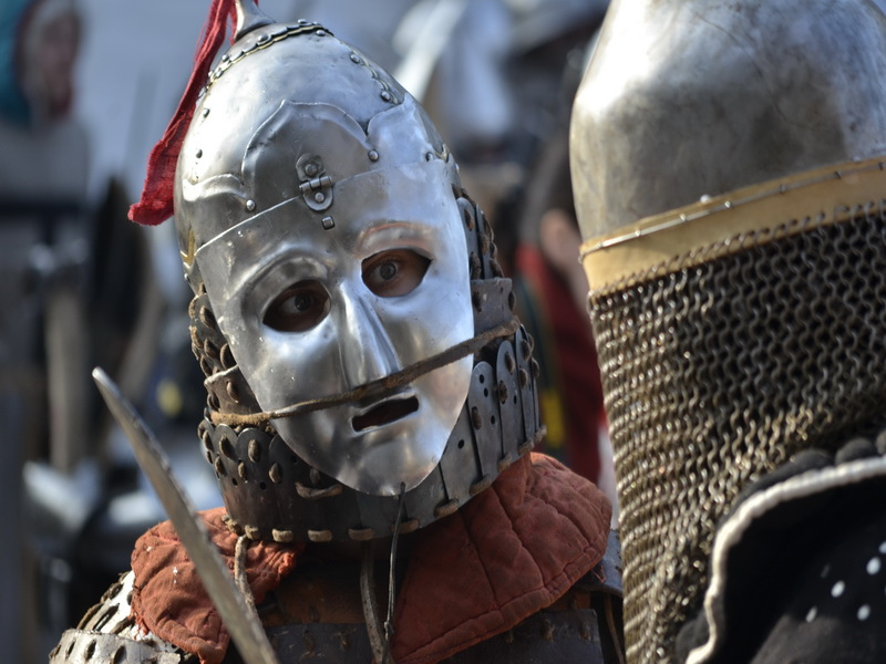 Файл:Tensions grow high at a knights festival near Minsk.jpg