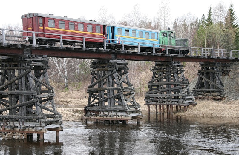 Файл:Alapayevsk-narrow-gauge bridge.jpg