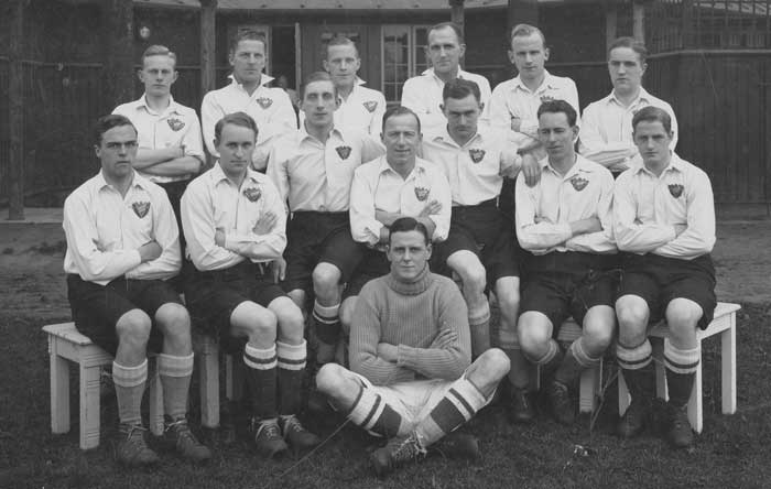 File:Boldklubben af 1893 team line-up including reserves 1928.jpg