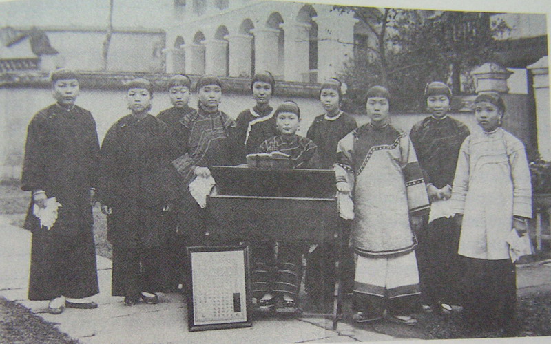 File:Students of Ponasang Women's Collegel.JPG