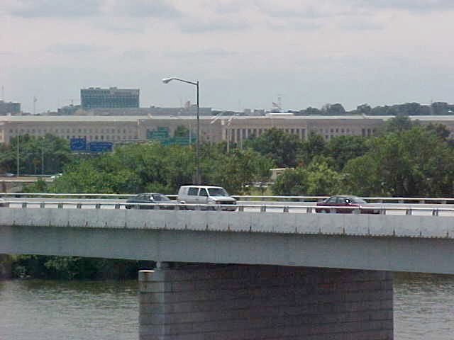 Файл:14th Street Bridge Complex 2.jpg