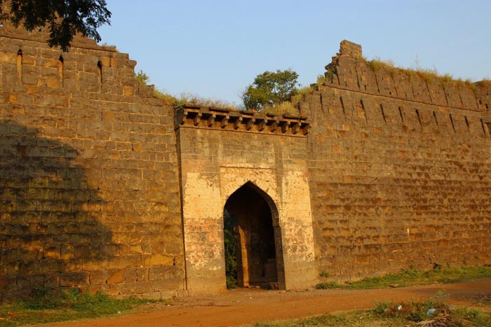 File:Bhalki fort.jpg