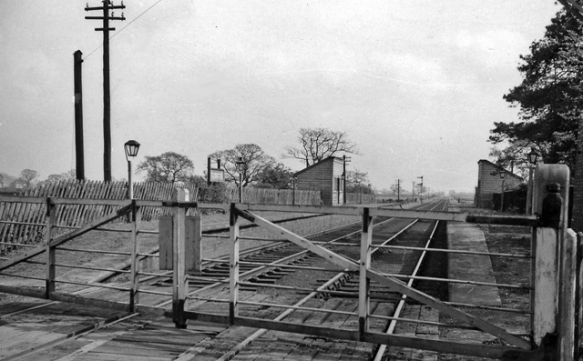 File:Bubwith railway station 1931197.jpg