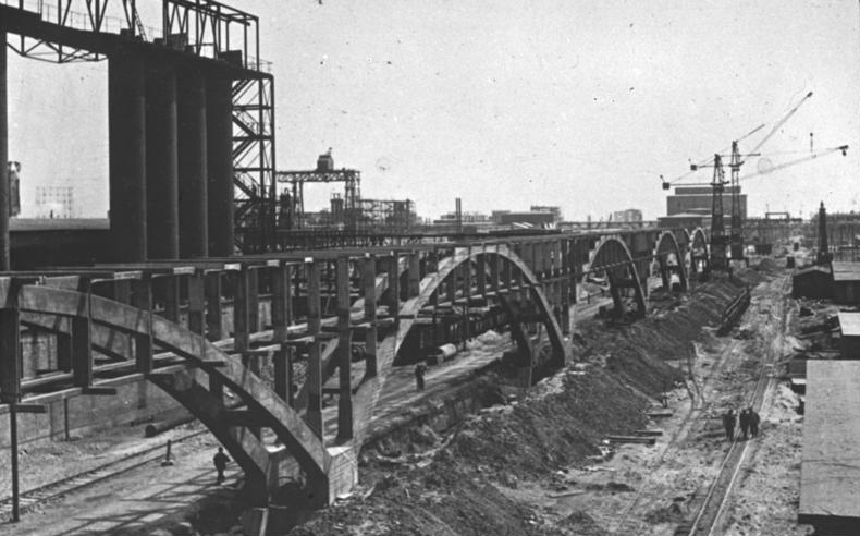 File:Bundesarchiv Bild 146-2007-0066, IG-Farbenwerke Auschwitz.jpg