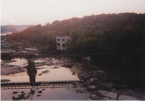 File:Jamesriver2.jpg