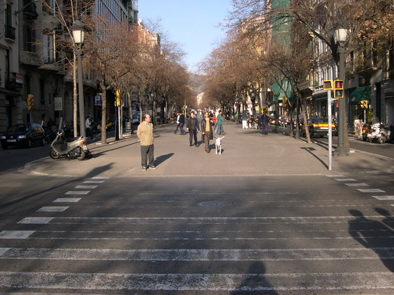 Archivo:Rambla de Catalunya.jpg