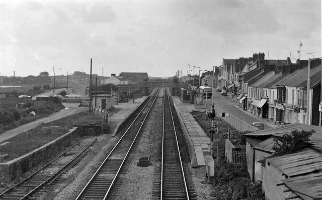 File:Pembrey & Burry Port Station 1951619 49bf172b.jpg