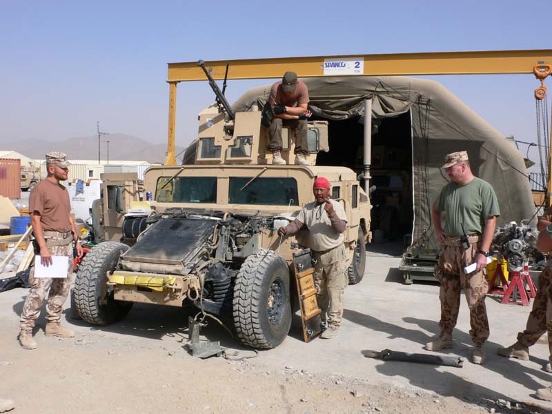 Файл:Humvee maintenance.jpg