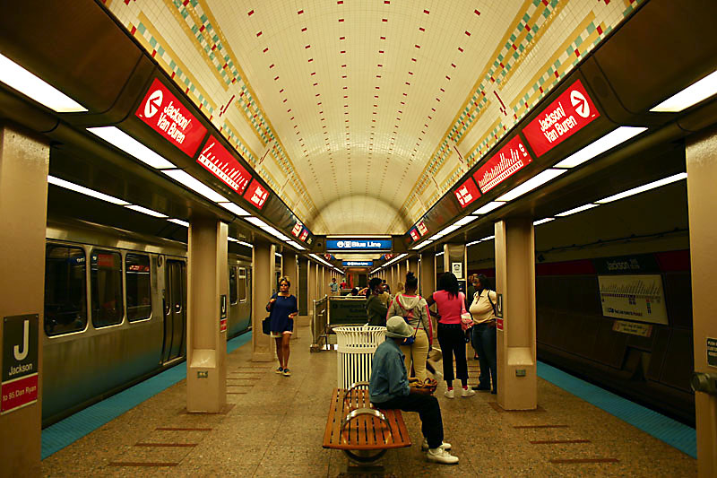 Archivo:JacksonStation RedLine CTA.jpg