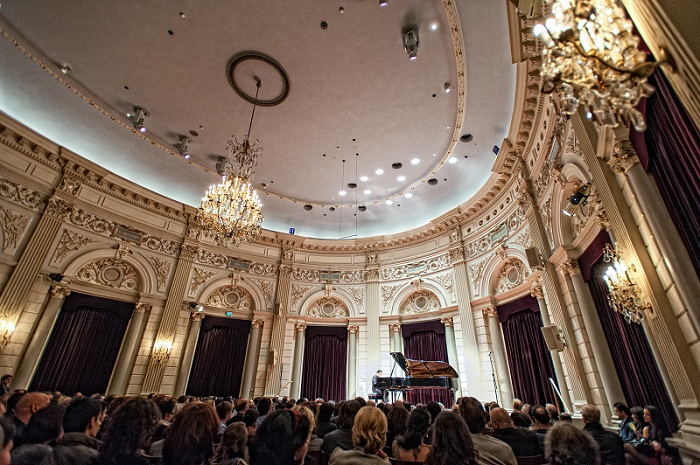 File:Pejman-Akbarzadeh-Persian-Piano-Music-Concertgebouw- Amsterdam-Recital Hall Photo-By-Jos-van-Zetten-2012.jpg