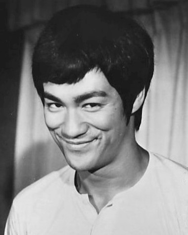 Файл:Bruce Lee 1973 (cropped).jpg