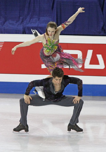 Файл:Tessa Virtue & Scott Moir Lift 2009 4CC.jpg