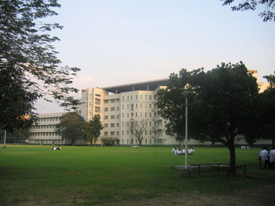 File:UE Caloocan Tan Yan Kee bldg.jpg