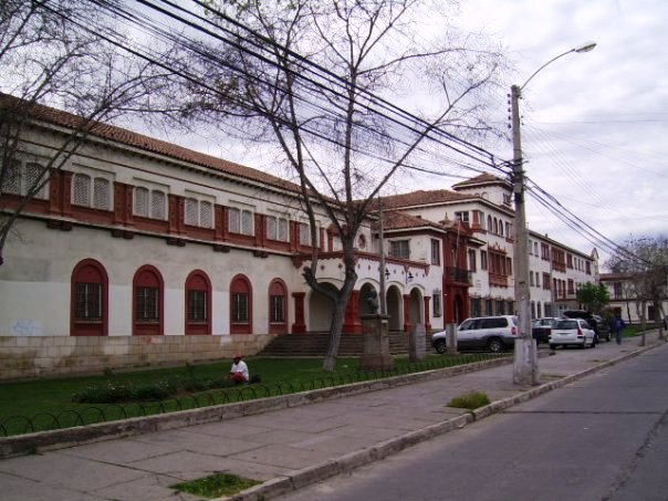 Archivo:Liceo gregorio Frontal 1.jpg