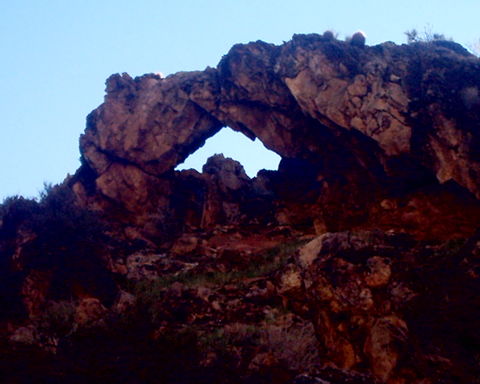 File:Rock arch located in the Virgin River Gorge.jpg