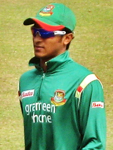 File:Shakib fielding, 23 January, 2009, Dhaka SBNS.jpg