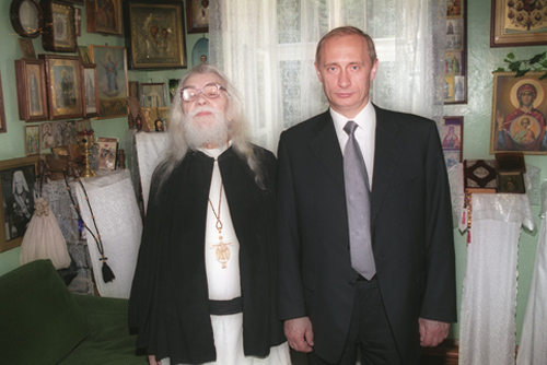 Файл:Vladimir Putin 2 August 2000-8.jpg