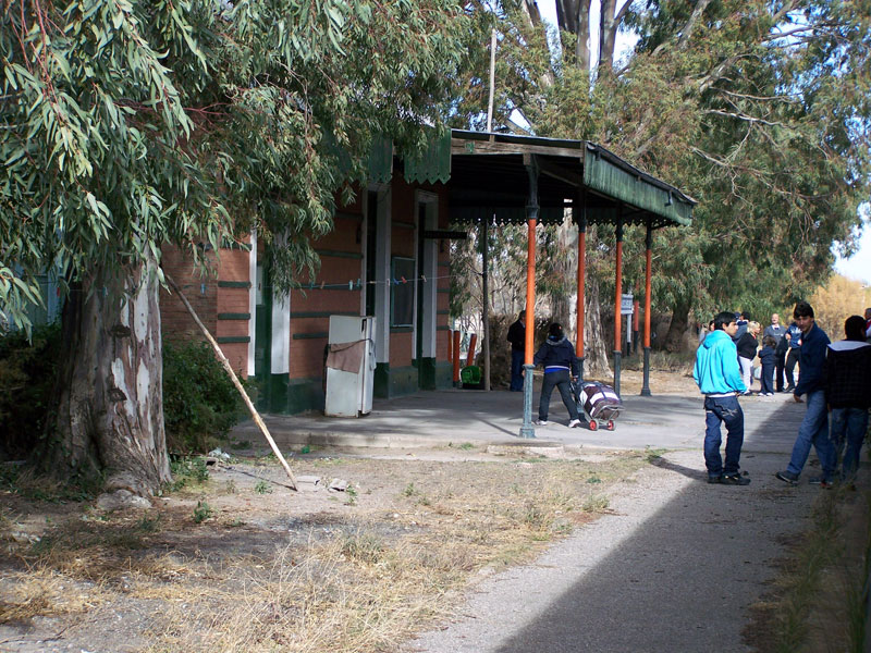 Archivo:Estación-Hilario-Ascasubi-FCGR.jpg