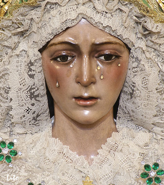 Archivo:Rostro de la esperanza macarena.jpg