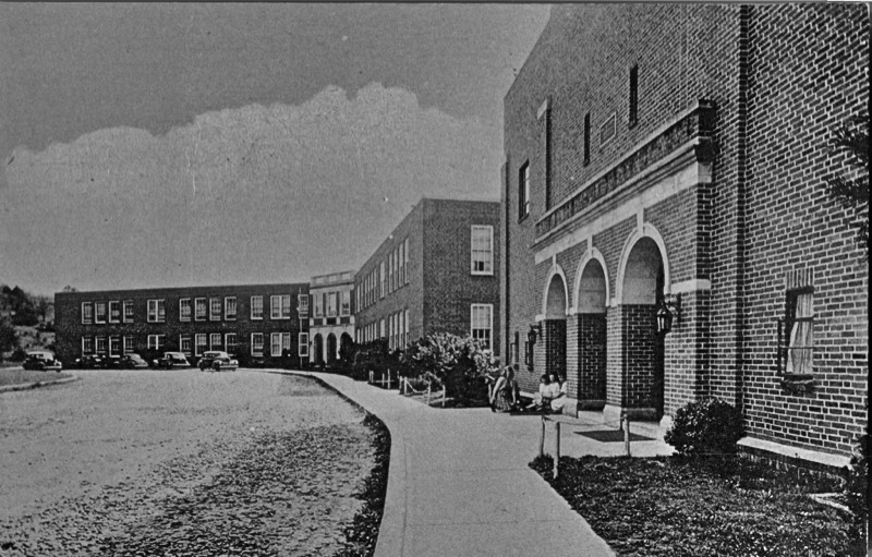 File:McKee School 1940.jpg