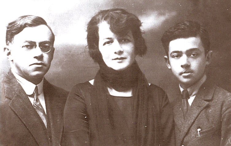 File:Zeev Jabotinsky family.jpg