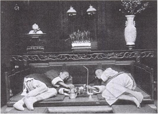 File:Opium smokers China.gif