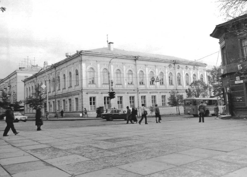 Файл:Ufa Gentry Assembly Building.jpg