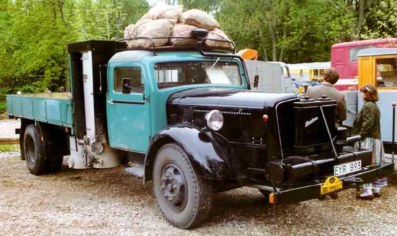 File:Volvo LV293 Truck 1948.jpg