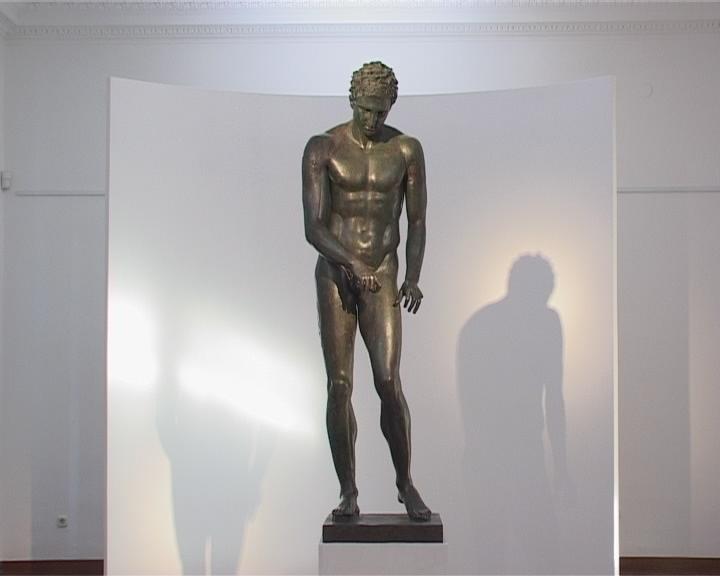 File:Zagreb Apoxyomenos - figure.JPG