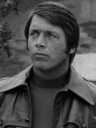 File:Chad Everett Medical Center 1975 (cropped).JPG