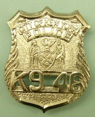 Файл:NYPD.K9-dogsbadge.JPG