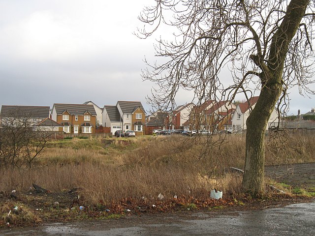 File:New housing, Bargeddie - geograph.org.uk - 1125069.jpg