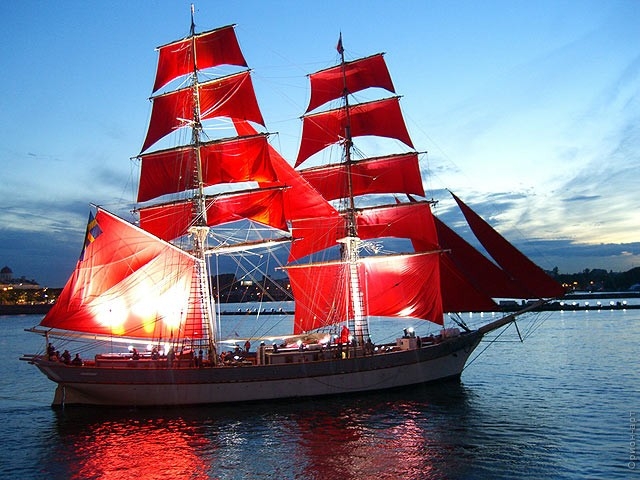 Файл:2010 scarlet sails.jpg