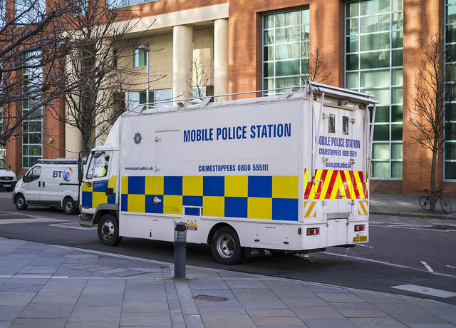 File:Mobile Police Station, Belfast - geograph.org.uk - 4407288.jpg