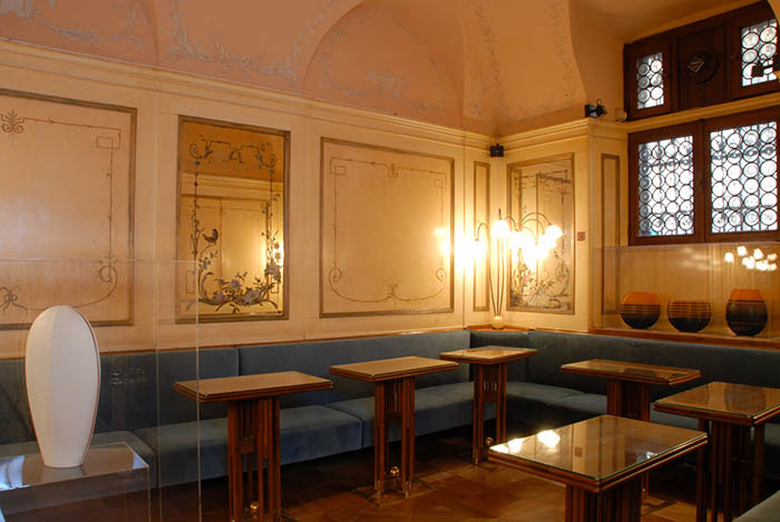 File:Sala Liberty Caffè Florian.jpg