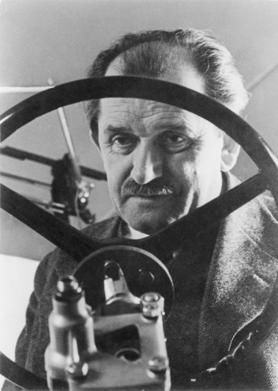 Bundesarchiv Bild 183-B21019, Ferdinand Porsche.jpg