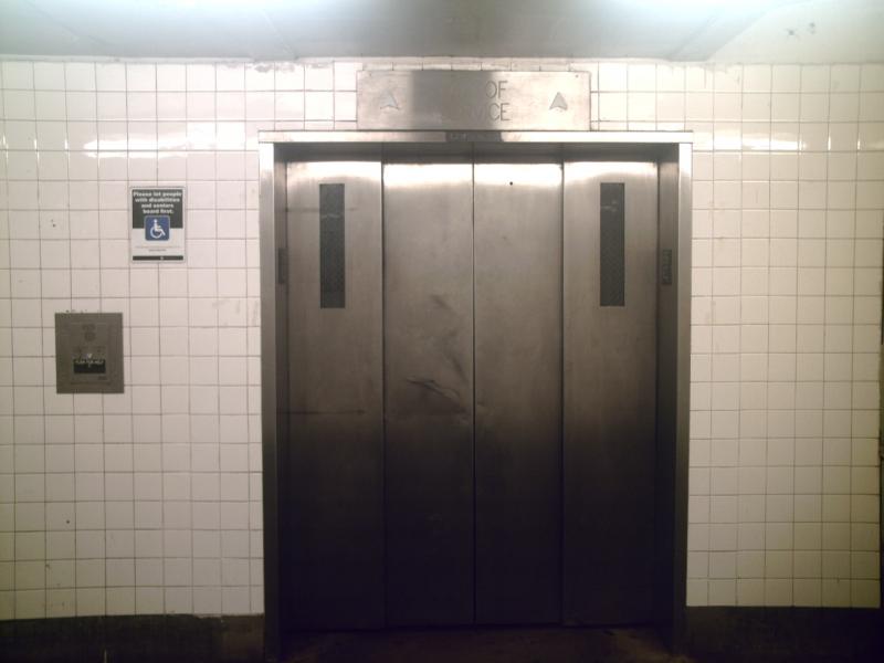 Файл:Court Street Elevator.jpg